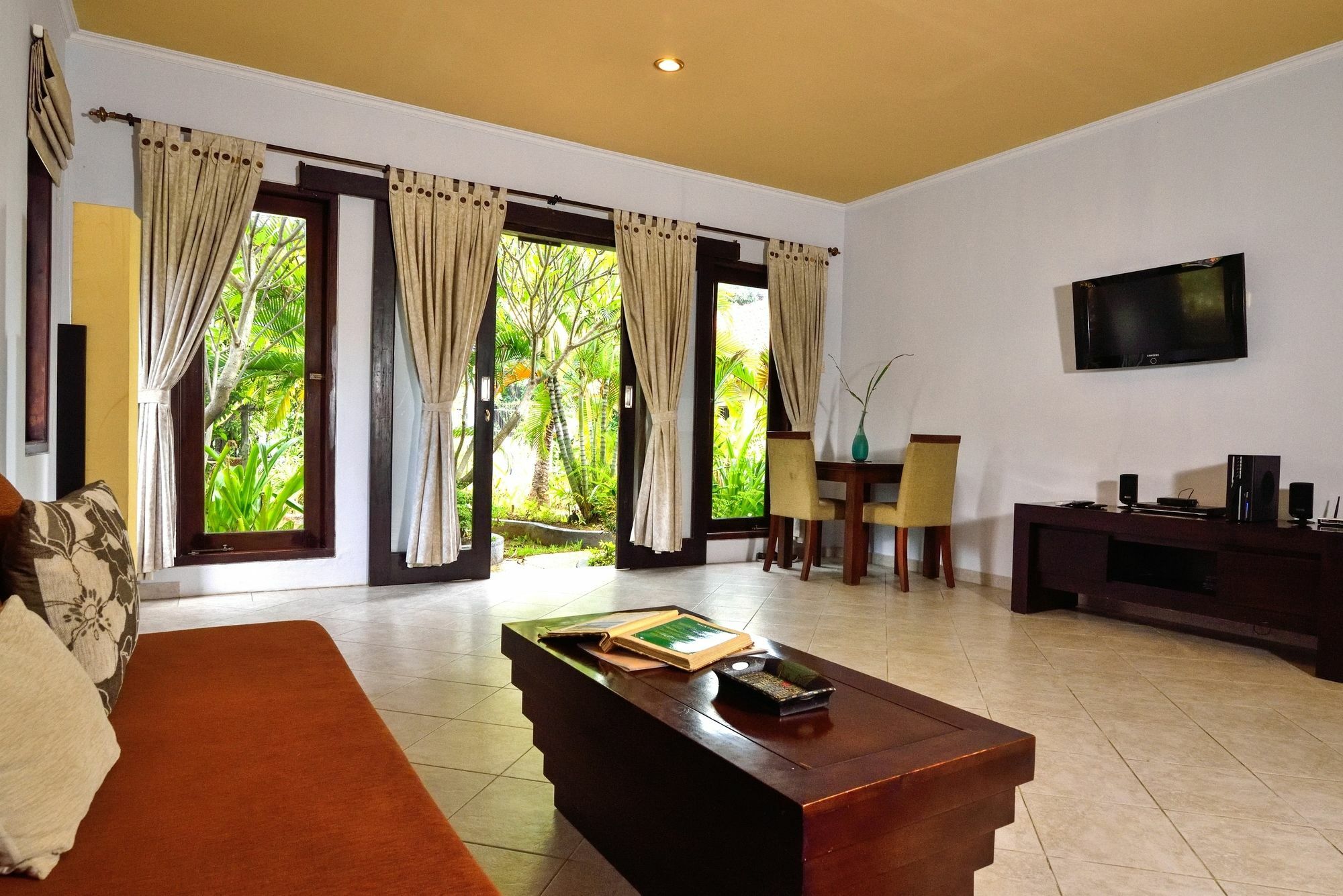 Dolphin Beach Bali Lovina Eksteriør billede